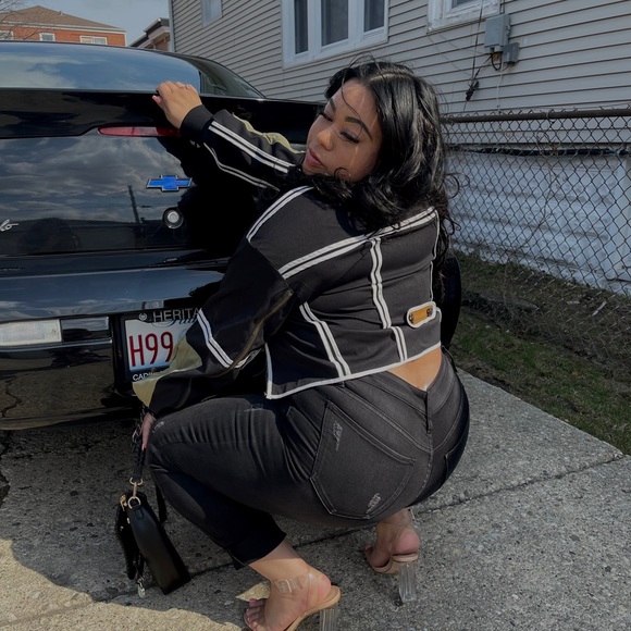 Asymmetric Jacket/Top - Picture 3 of 9